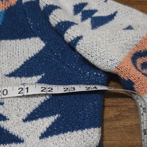 Patterned Cardigan - Picture 3 of 7